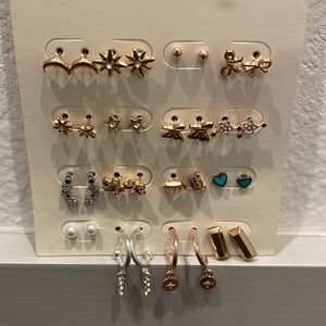 2/&9💥 Earring bundle